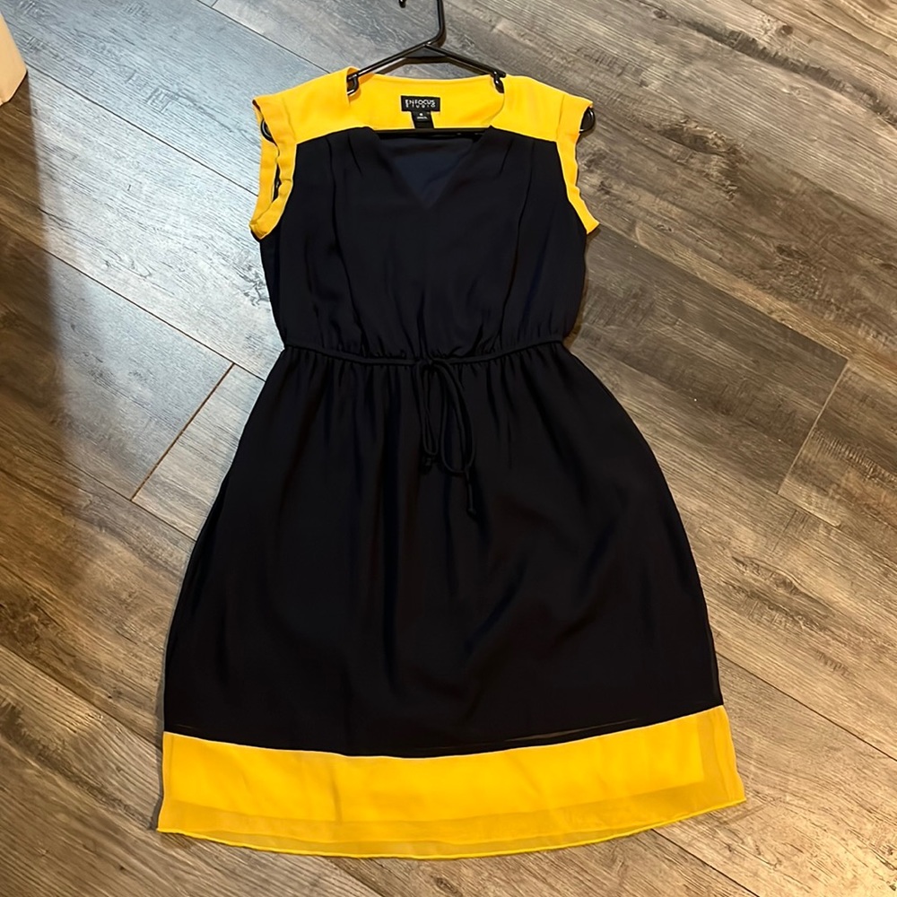 Short sleeved black and yellow cinched waist dress